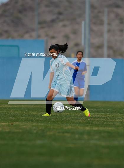 Thumbnail 3 in Estrella Foothills vs. Casa Grande photogallery.
