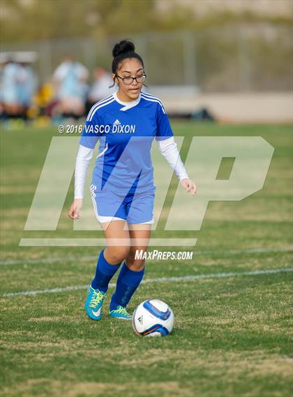 Thumbnail 2 in Estrella Foothills vs. Casa Grande photogallery.