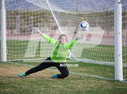 Thumbnail 2 in Estrella Foothills vs. Casa Grande photogallery.