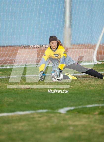 Thumbnail 3 in Estrella Foothills vs. Casa Grande photogallery.