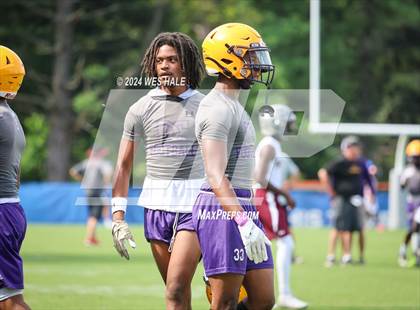 Thumbnail 1 in Collierville vs Desoto Central  (U of Memphis 7v7) photogallery.