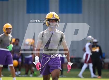 Thumbnail 2 in Collierville vs Desoto Central  (U of Memphis 7v7) photogallery.
