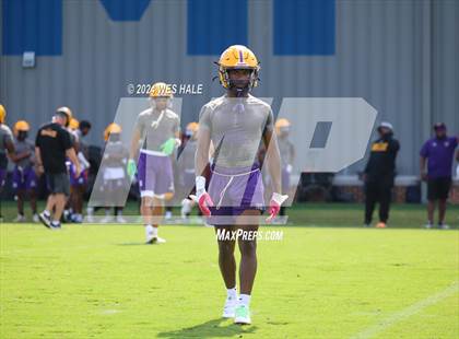 Thumbnail 1 in Collierville vs Desoto Central  (U of Memphis 7v7) photogallery.