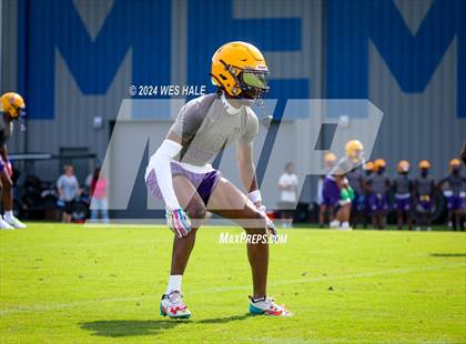 Thumbnail 1 in Collierville vs Desoto Central  (U of Memphis 7v7) photogallery.