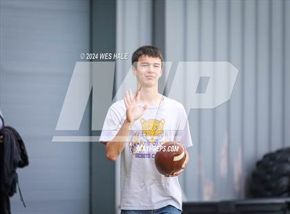 Thumbnail 3 in Collierville vs Desoto Central  (U of Memphis 7v7) photogallery.