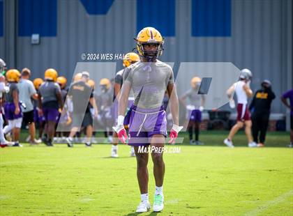 Thumbnail 2 in Collierville vs Desoto Central  (U of Memphis 7v7) photogallery.
