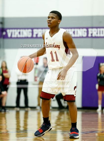 Thumbnail 2 in Loyola Academy vs Schaumburg (IHSA 4A Sectional Semifinal) photogallery.