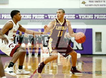 Thumbnail 2 in Loyola Academy vs Schaumburg (IHSA 4A Sectional Semifinal) photogallery.