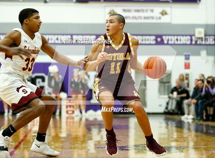 Thumbnail 3 in Loyola Academy vs Schaumburg (IHSA 4A Sectional Semifinal) photogallery.