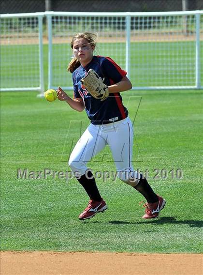 Thumbnail 3 in La Salle vs. Marymount (CIF SS D6 Final) photogallery.