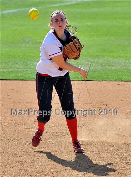 Thumbnail 2 in La Salle vs. Marymount (CIF SS D6 Final) photogallery.