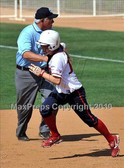 Thumbnail 1 in La Salle vs. Marymount (CIF SS D6 Final) photogallery.