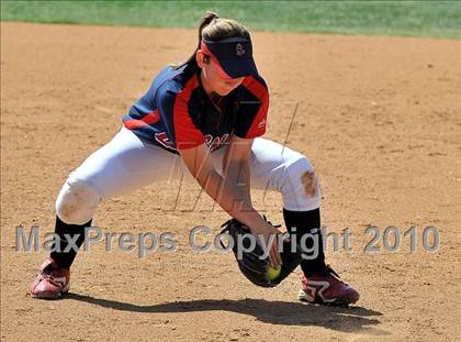 Thumbnail 1 in La Salle vs. Marymount (CIF SS D6 Final) photogallery.