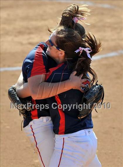 Thumbnail 1 in La Salle vs. Marymount (CIF SS D6 Final) photogallery.