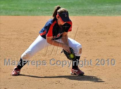 Thumbnail 3 in La Salle vs. Marymount (CIF SS D6 Final) photogallery.