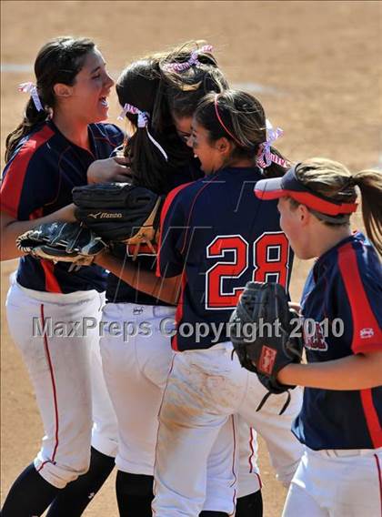Thumbnail 2 in La Salle vs. Marymount (CIF SS D6 Final) photogallery.
