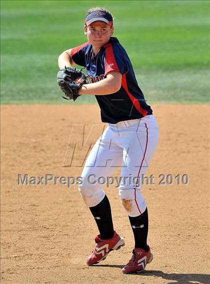 Thumbnail 2 in La Salle vs. Marymount (CIF SS D6 Final) photogallery.