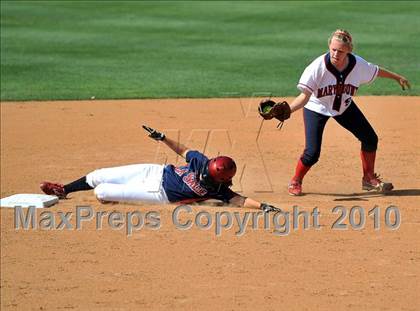 Thumbnail 2 in La Salle vs. Marymount (CIF SS D6 Final) photogallery.