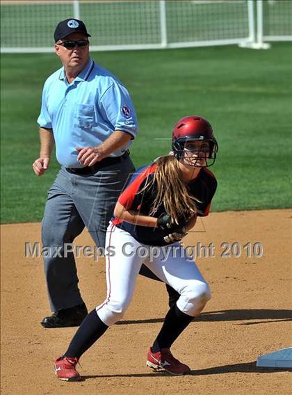 Thumbnail 3 in La Salle vs. Marymount (CIF SS D6 Final) photogallery.