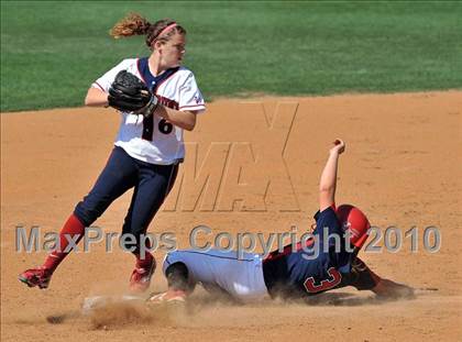 Thumbnail 3 in La Salle vs. Marymount (CIF SS D6 Final) photogallery.