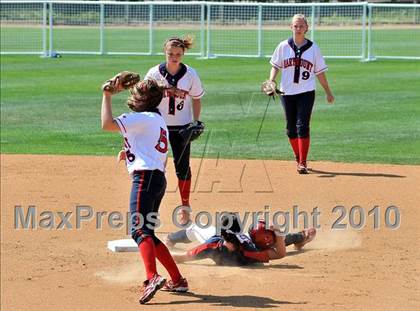 Thumbnail 1 in La Salle vs. Marymount (CIF SS D6 Final) photogallery.