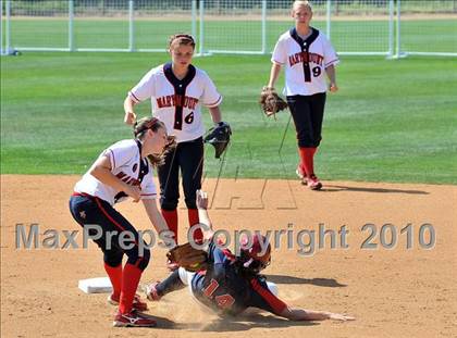 Thumbnail 3 in La Salle vs. Marymount (CIF SS D6 Final) photogallery.