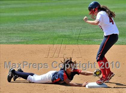 Thumbnail 3 in La Salle vs. Marymount (CIF SS D6 Final) photogallery.