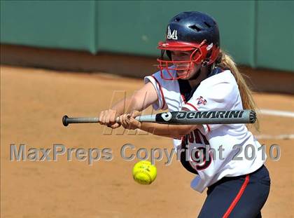 Thumbnail 2 in La Salle vs. Marymount (CIF SS D6 Final) photogallery.