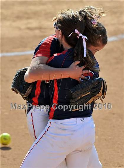 Thumbnail 3 in La Salle vs. Marymount (CIF SS D6 Final) photogallery.