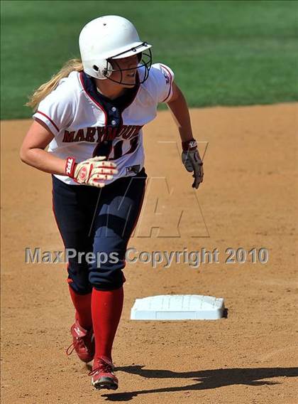Thumbnail 2 in La Salle vs. Marymount (CIF SS D6 Final) photogallery.