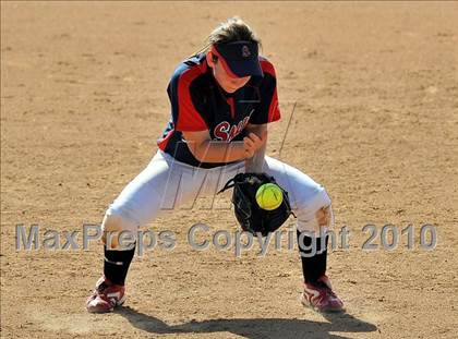 Thumbnail 1 in La Salle vs. Marymount (CIF SS D6 Final) photogallery.