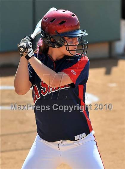 Thumbnail 2 in La Salle vs. Marymount (CIF SS D6 Final) photogallery.