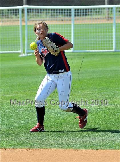 Thumbnail 1 in La Salle vs. Marymount (CIF SS D6 Final) photogallery.