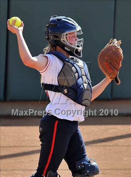 Thumbnail 2 in La Salle vs. Marymount (CIF SS D6 Final) photogallery.