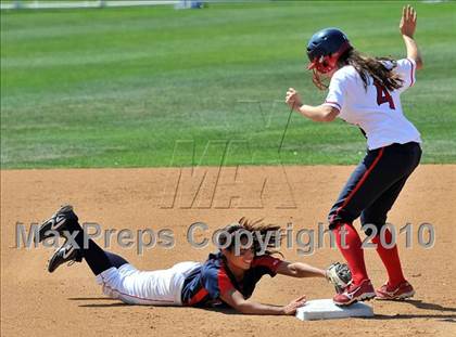 Thumbnail 2 in La Salle vs. Marymount (CIF SS D6 Final) photogallery.