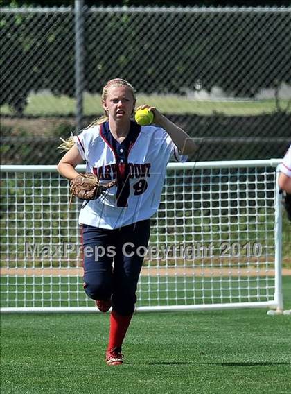 Thumbnail 2 in La Salle vs. Marymount (CIF SS D6 Final) photogallery.