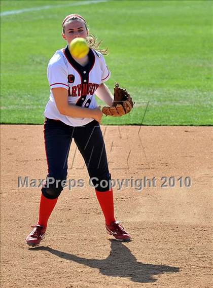 Thumbnail 1 in La Salle vs. Marymount (CIF SS D6 Final) photogallery.