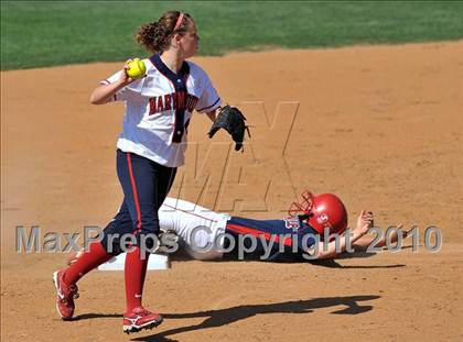Thumbnail 2 in La Salle vs. Marymount (CIF SS D6 Final) photogallery.