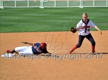 Thumbnail 3 in La Salle vs. Marymount (CIF SS D6 Final) photogallery.