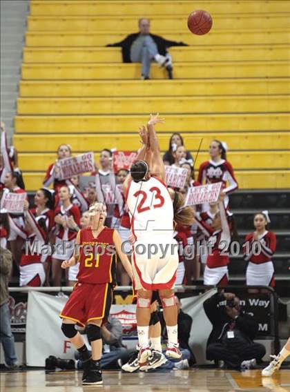 Thumbnail 1 in Woodbridge vs. Mater Dei (CIF SS D2A Final) photogallery.