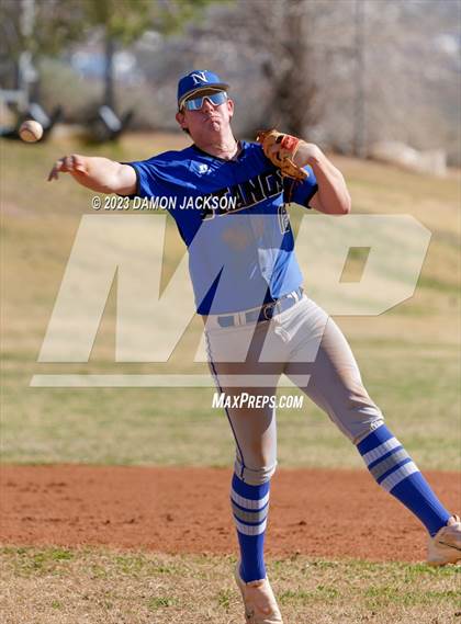 Thumbnail 1 in Needles @ Virgin Valley photogallery.