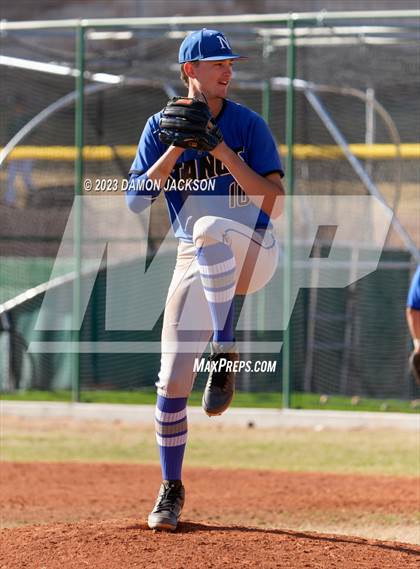 Thumbnail 1 in Needles @ Virgin Valley photogallery.