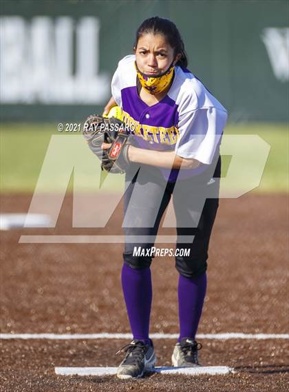 Thumbnail 1 in Central Islip vs William Floyd photogallery.