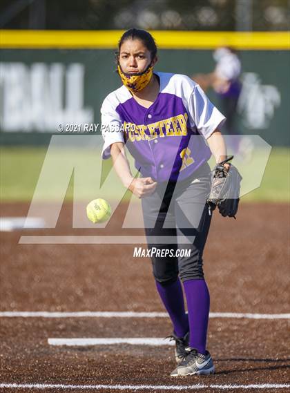 Thumbnail 3 in Central Islip vs William Floyd photogallery.