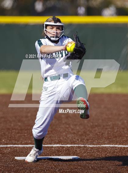 Thumbnail 2 in Central Islip vs William Floyd photogallery.