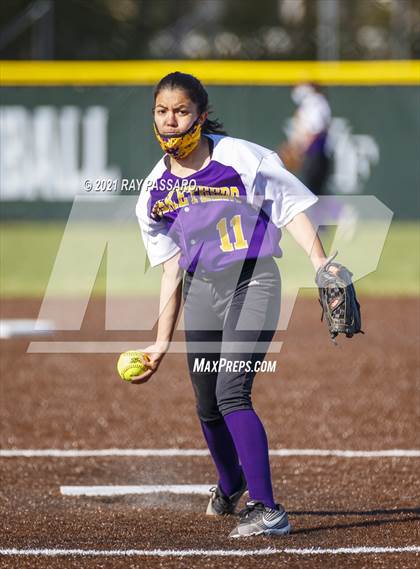 Thumbnail 2 in Central Islip vs William Floyd photogallery.