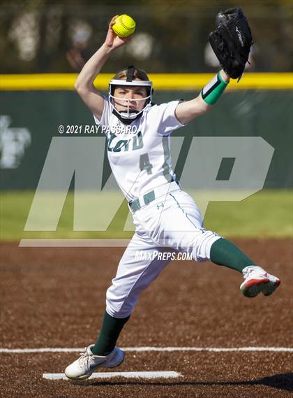 Thumbnail 2 in Central Islip vs William Floyd photogallery.
