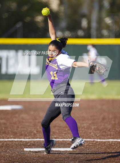 Thumbnail 3 in Central Islip vs William Floyd photogallery.