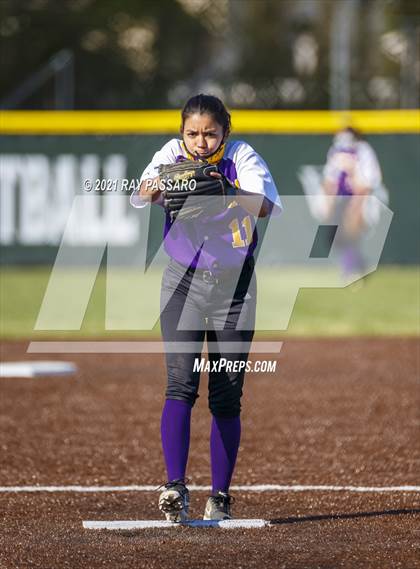 Thumbnail 1 in Central Islip vs William Floyd photogallery.