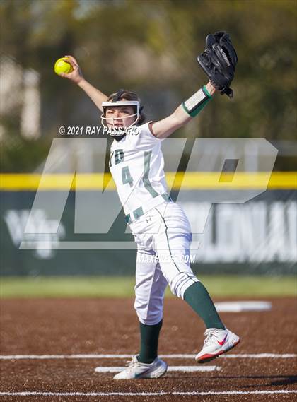 Thumbnail 1 in Central Islip vs William Floyd photogallery.